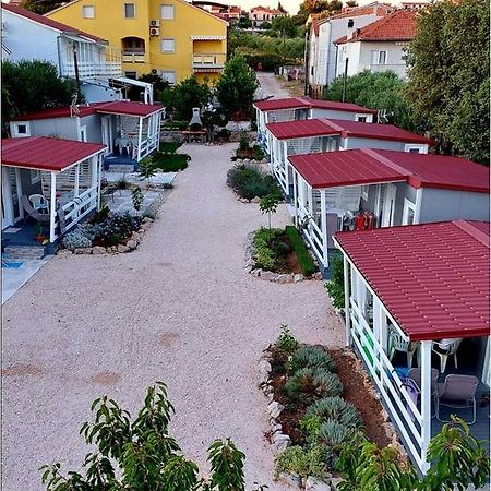 Fjaka Camp Pakostane Ngoại thất bức ảnh