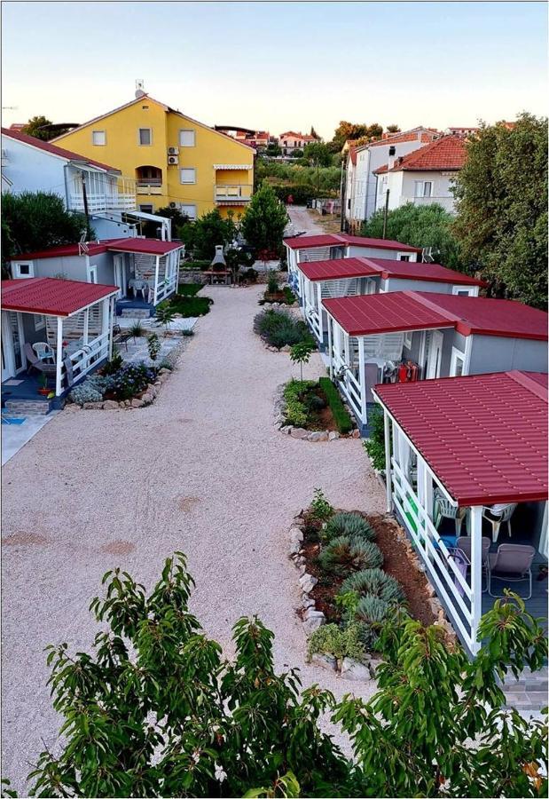 Fjaka Camp Pakostane Ngoại thất bức ảnh